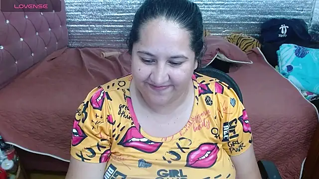 EMILY-NESSA webcam