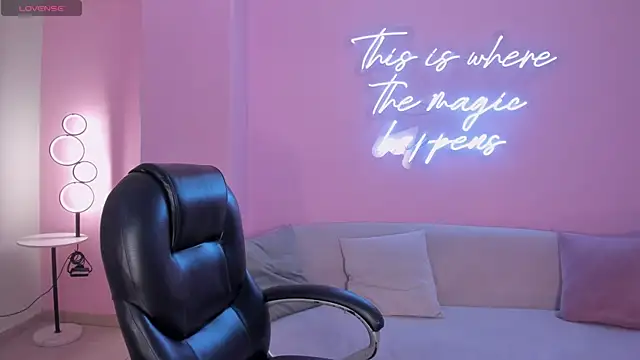 ArianaDumont webcam