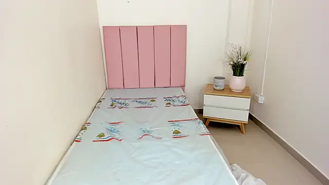 Mindy_Claker webcam