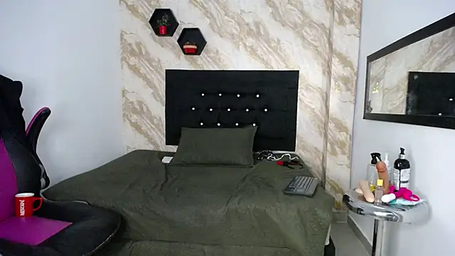 issa__love webcam
