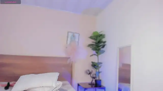 Niicol_Jenner webcam