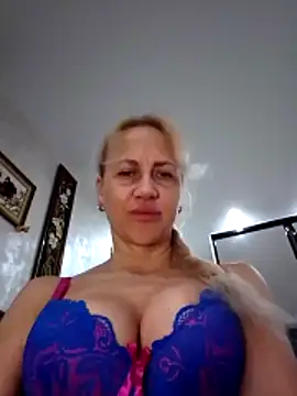 KissMiSveet webcam