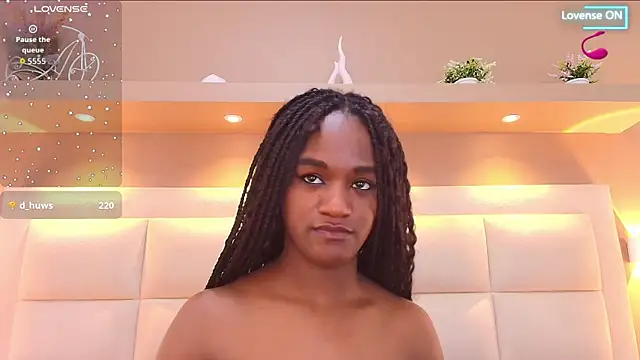 Chloebrunnie webcam