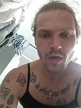 Lowerbottomboi webcam