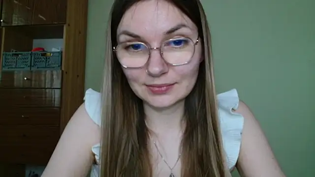 LooveELLYx webcam