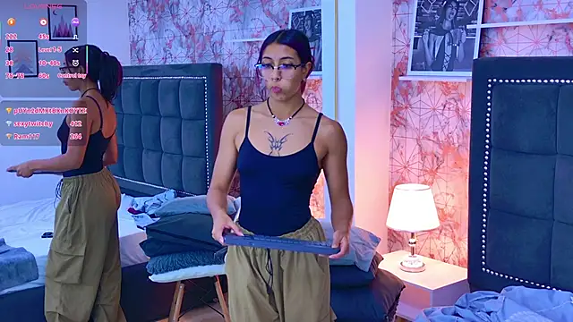 Raven_Gloomy webcam