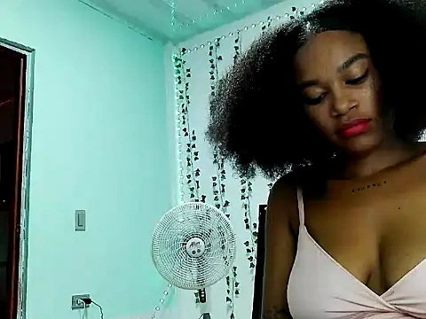 Akemy_Saunders webcam