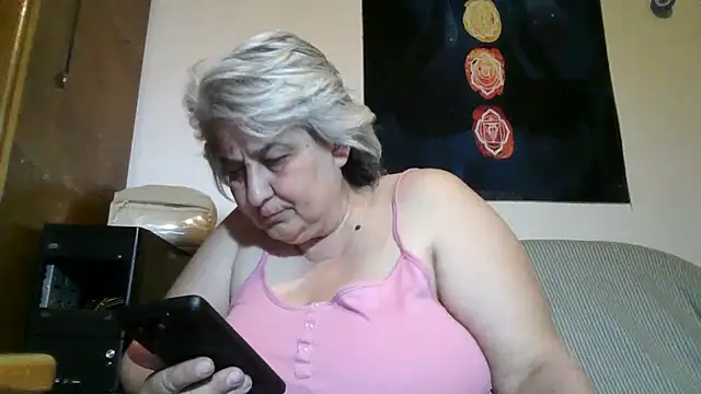 ExquisiteMature webcam