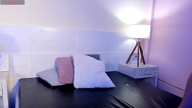 ALICEBLOOOM webcam