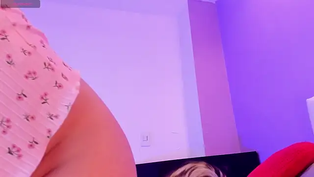 Charlotte11-11 webcam