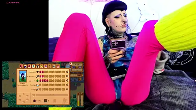 Purple_Coffin666 webcam