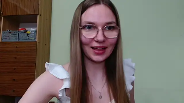 LooveELLYx webcam