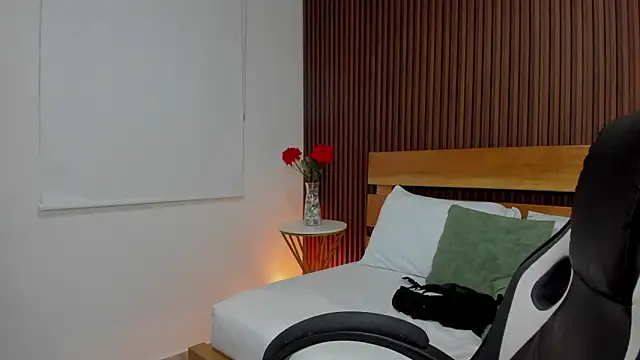 kira_relish webcam