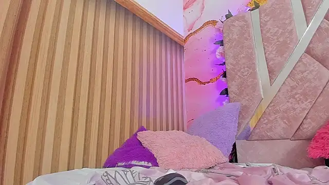 baby_peach__ webcam
