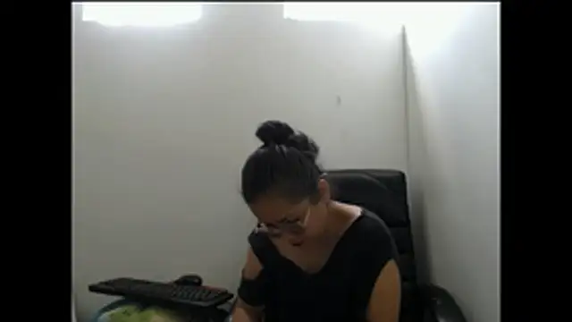 playfullpaulina (F milf) - fingers  pussy  deep