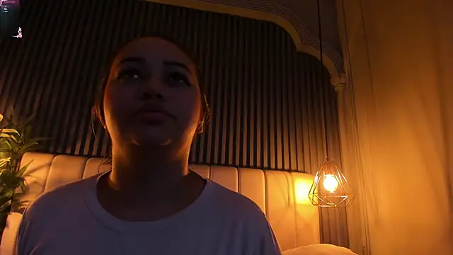 anaisclark (F young) - doggy style+finger in ass