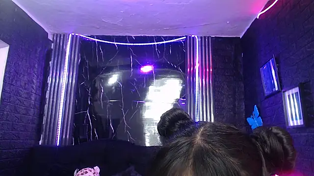 lehia_285 (F teen) - 2 dildos in my pussy and 1 dido in my as