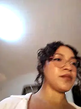 FallsForHerSmile webcam