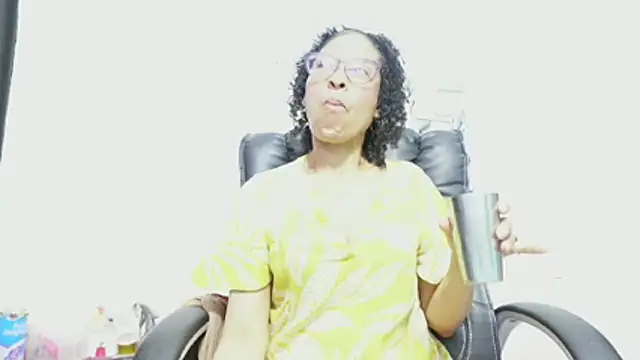 Aries_Mature webcam