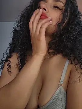 Lucy_Marin webcam