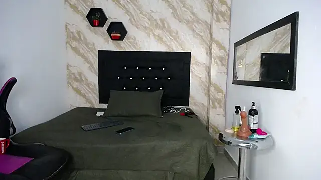 issa__love webcam