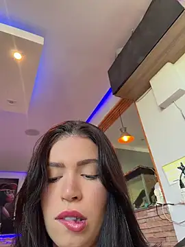 Rafaellaz Live Webcam on Stripchat