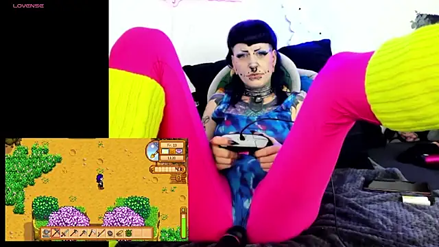 Purple_Coffin666 webcam