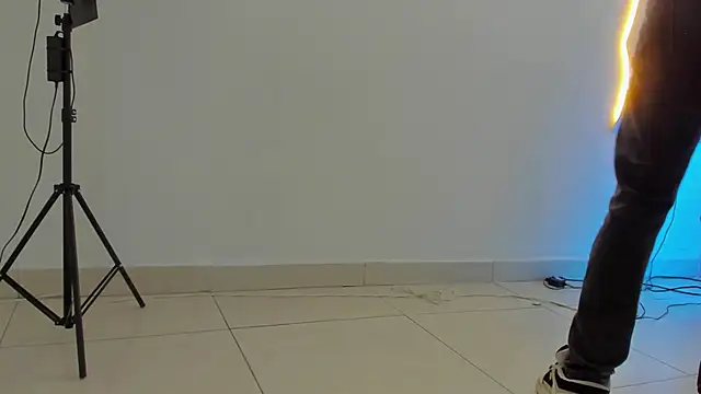 ArohomLester_ webcam