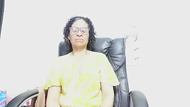 Aries_Mature webcam