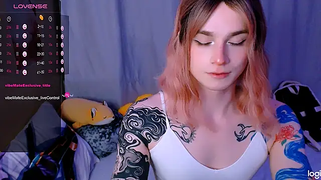 alice_hells (Ask my age) - massage nipples