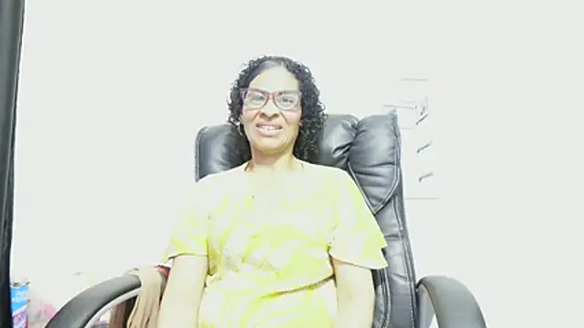 Aries_Mature webcam