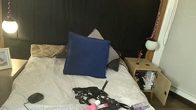 LiaMonroee_ webcam