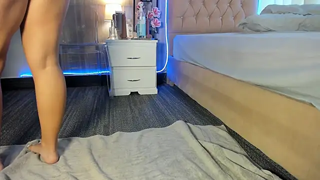 Maddyluxe webcam
