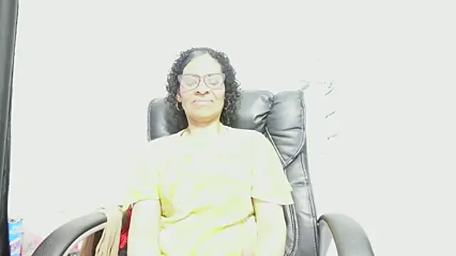 Aries_Mature webcam