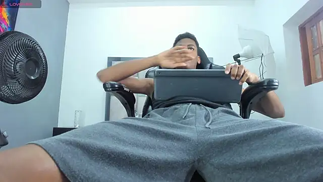 khris__evans webcam