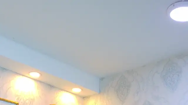 LucyLeah webcam