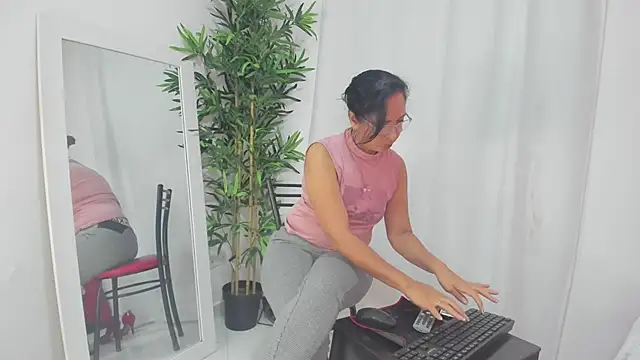 AnnaArela webcam