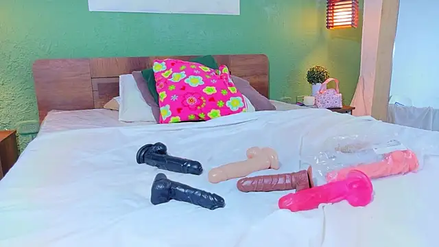 tinyy_whore18 webcam