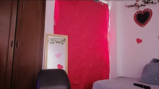 MiaCollinssx webcam