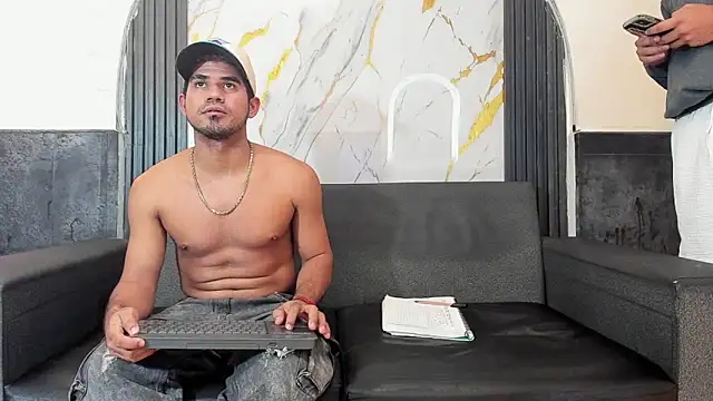 Latins_on_fire webcam
