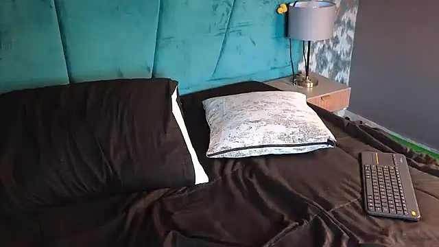 Aaron_Eze webcam