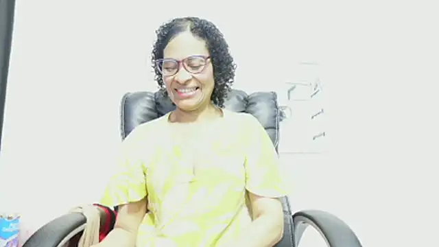 Aries_Mature webcam