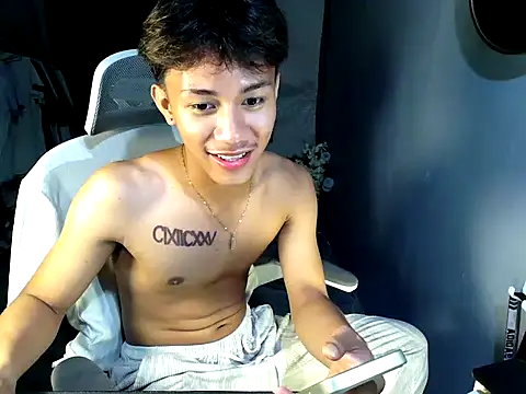 naughtyboyloy_0
