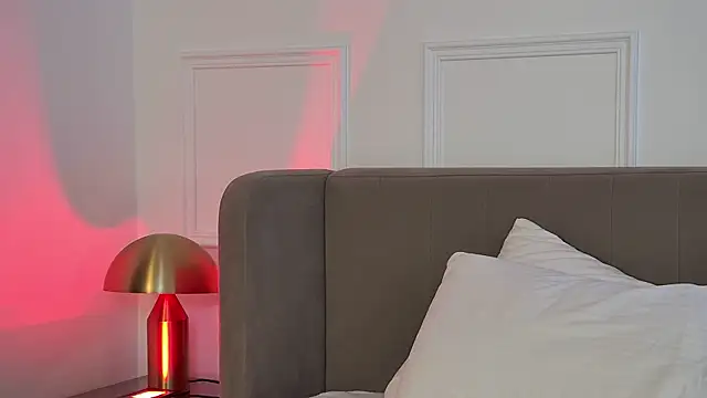 ArianaMell webcam