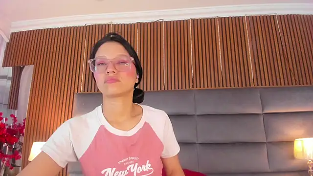 Sophie_Calloway webcam
