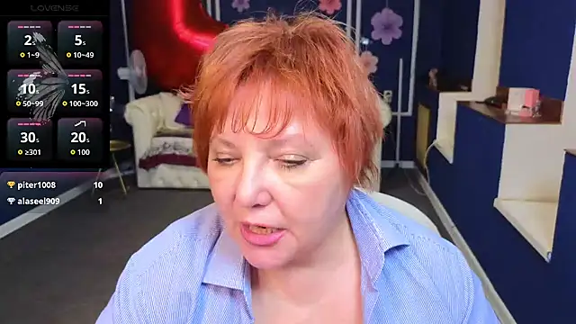 Kira_Kenett webcam