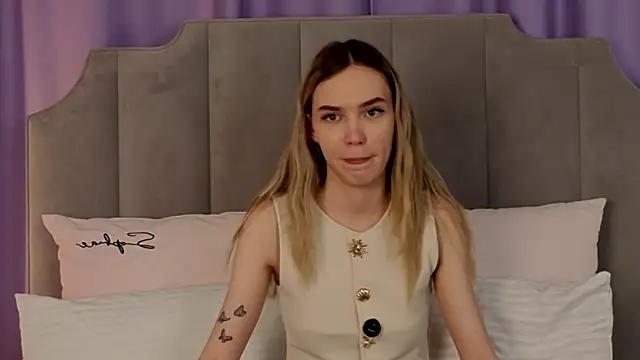 NikkiRyx webcam