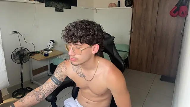 kisan_smith (M twink) - #big-balls #big-cocks #bisexuals #brunettes #cam2cam #colombian #ejaculation #erotic-dance #flexing #handjob #hd #masturbation #middle-priced-privates #muscular #oil-show #orgasm #pov #recordable-privates #recordable-publics #small-audience #spanish-speaking #spanking #striptease #student #twinks #white