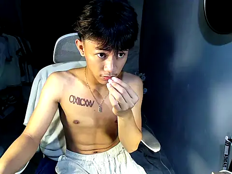 naughtyboyloy_0