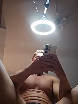 EddyRise- Live Webcam on Stripchat
